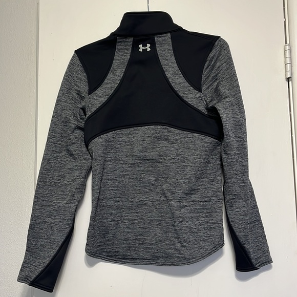 Under Armor Athletic Top - Picture 2 of 2